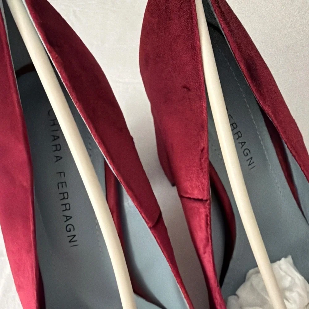Chiara Ferragni Burgundy Velvet Star Block Heel Pointed Toe Pumps Size 41 Italy